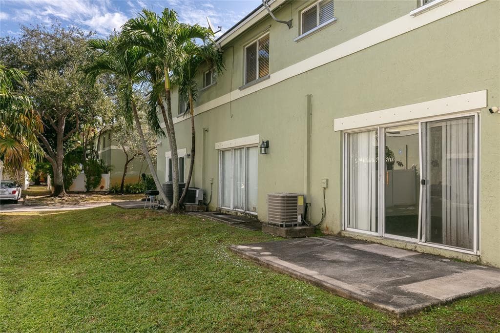 159 Hidden Court Road I-49, Hollywood, FL 33023 — photo 16 of 21