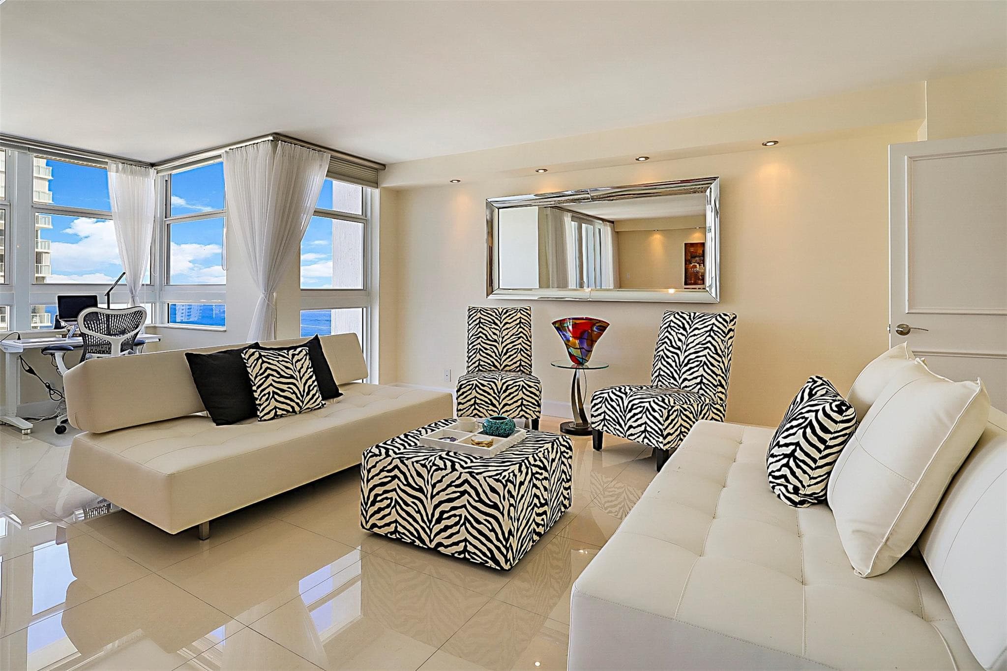 Condominium in Pompano Beach — photo 9 of 27