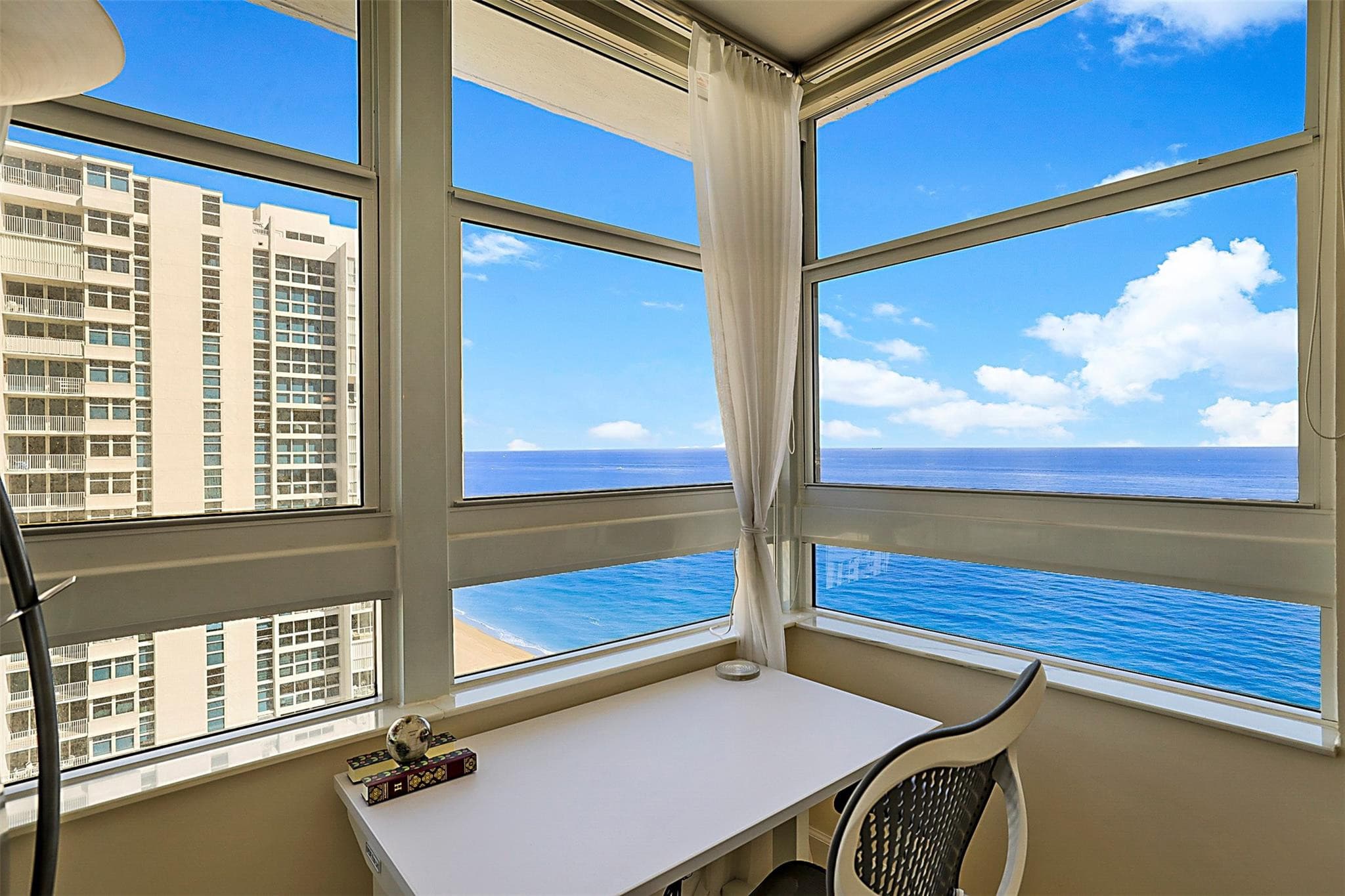 Condominium in Pompano Beach — photo 10 of 27