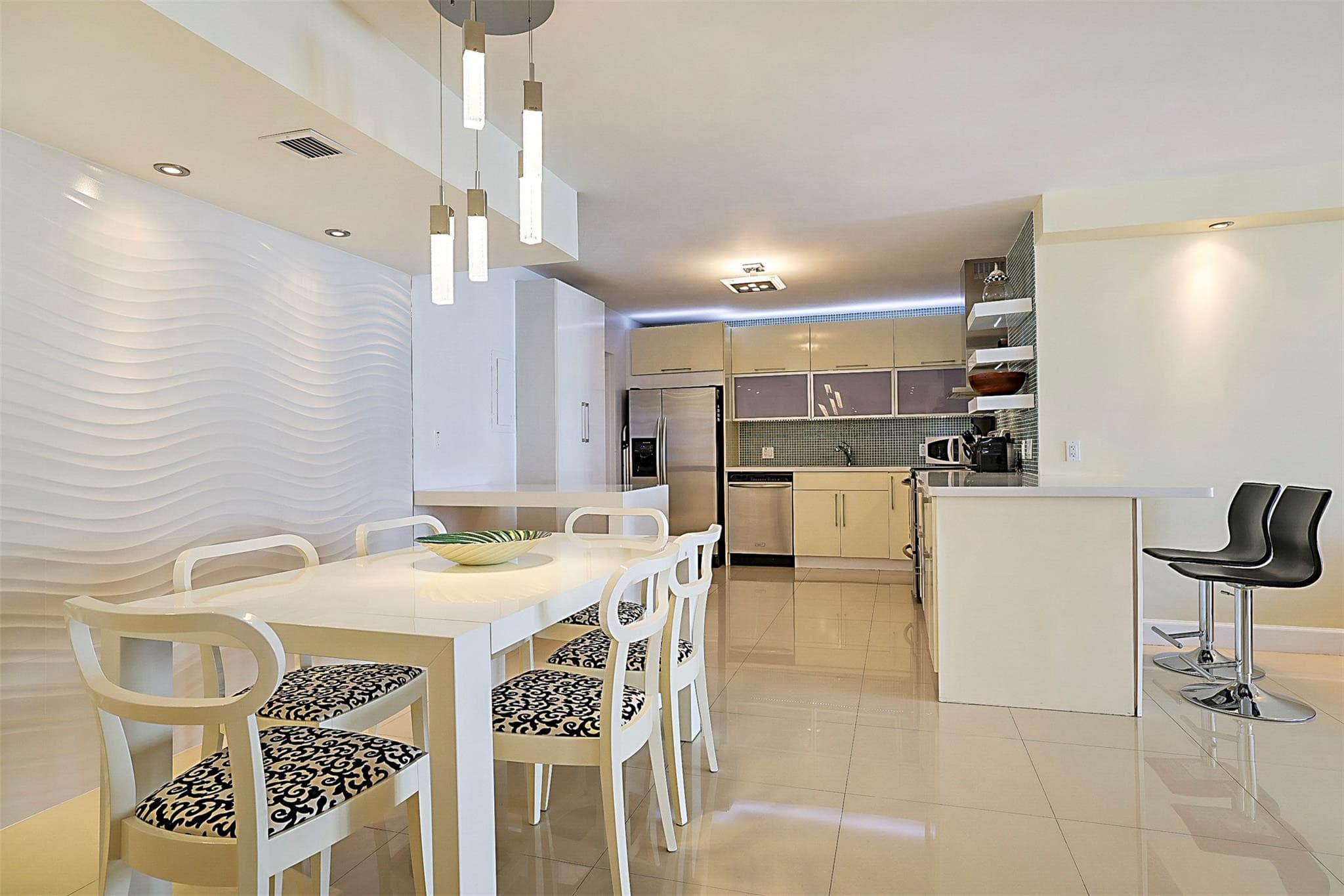 Condominium in Pompano Beach — photo 12 of 27