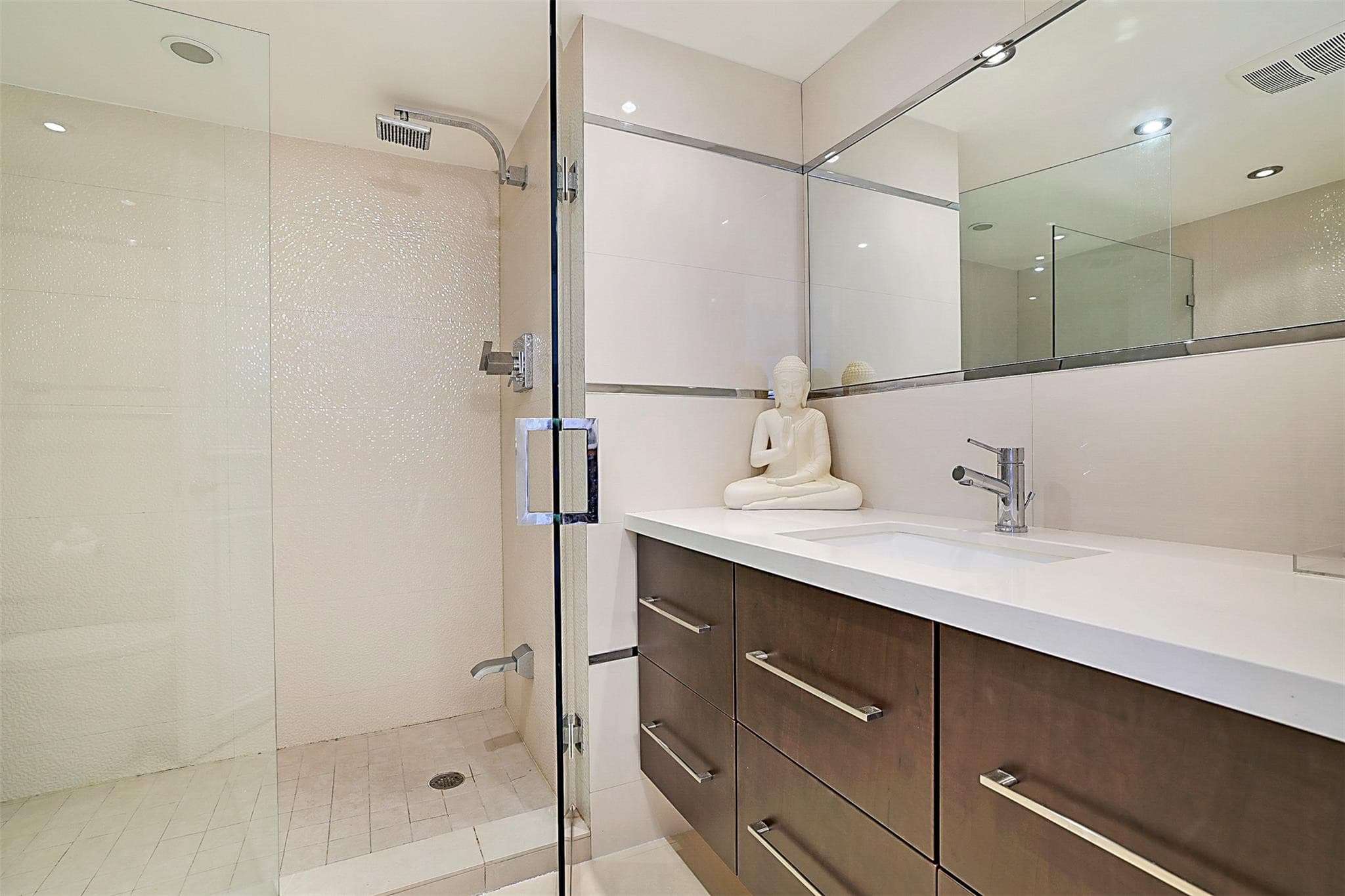Condominium in Pompano Beach — photo 18 of 27