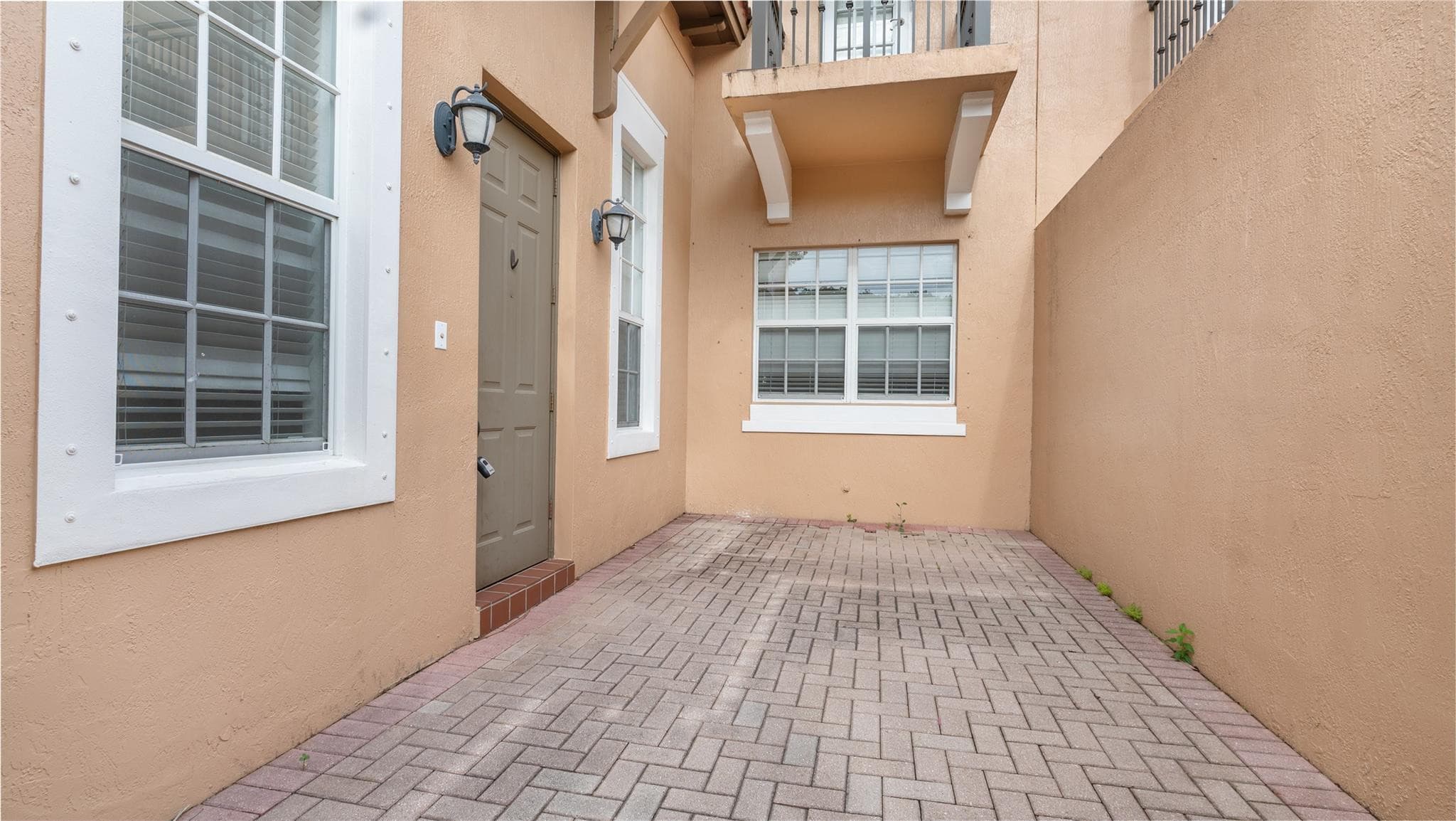 1061 SW 147th Terrace, Pembroke Pines, FL 33027 — photo 5 of 28
