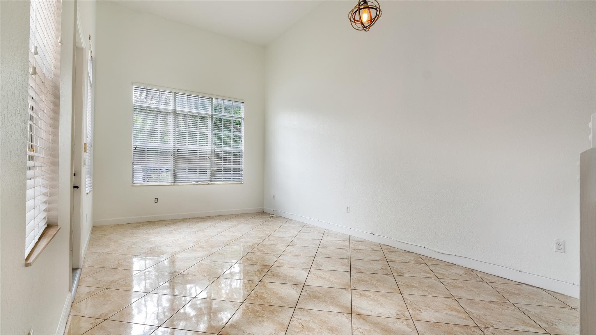 1061 SW 147th Terrace, Pembroke Pines, FL 33027 — photo 8 of 28