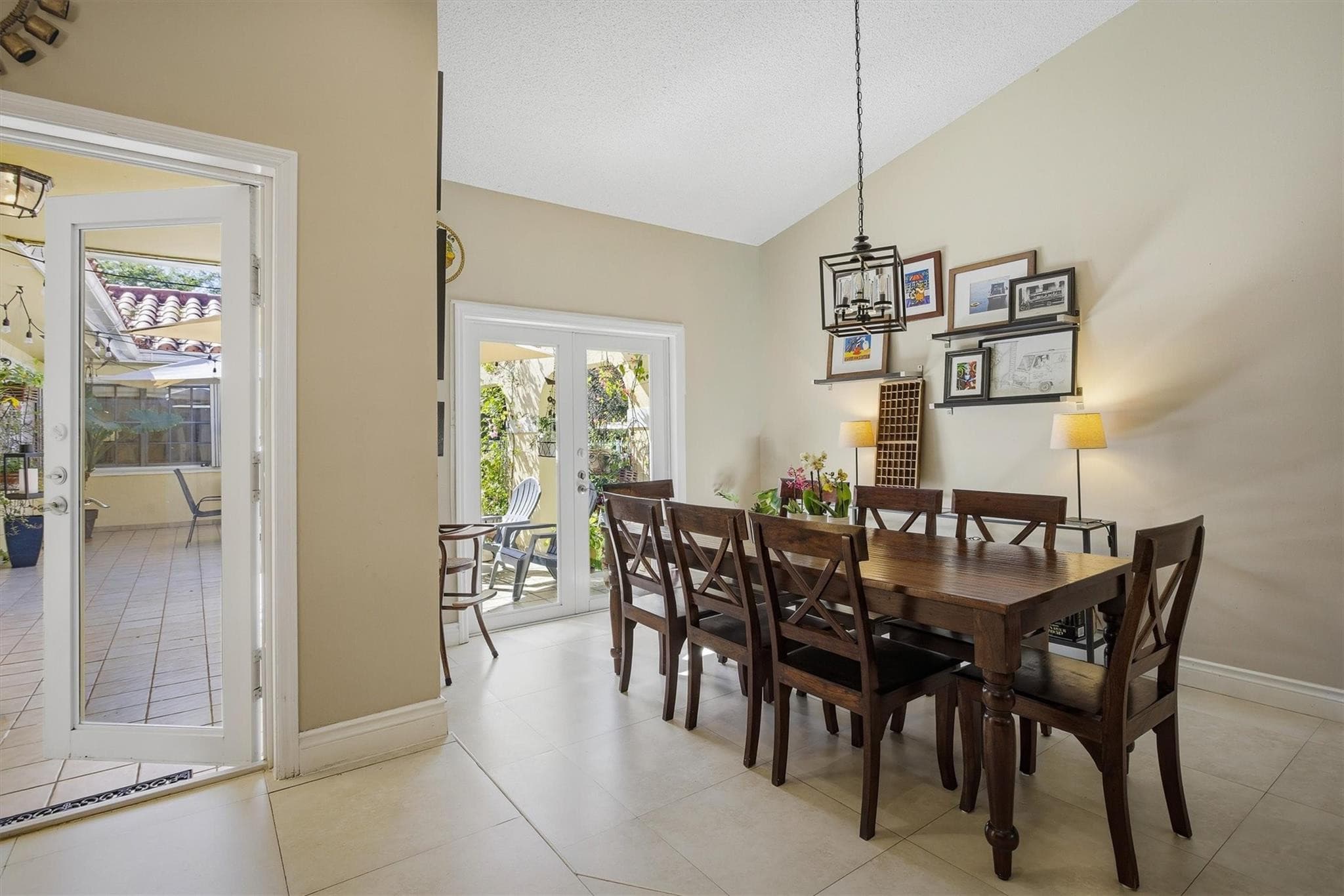 430 Sarto Avenue, Coral Gables, FL 33134 — photo 8 of 47