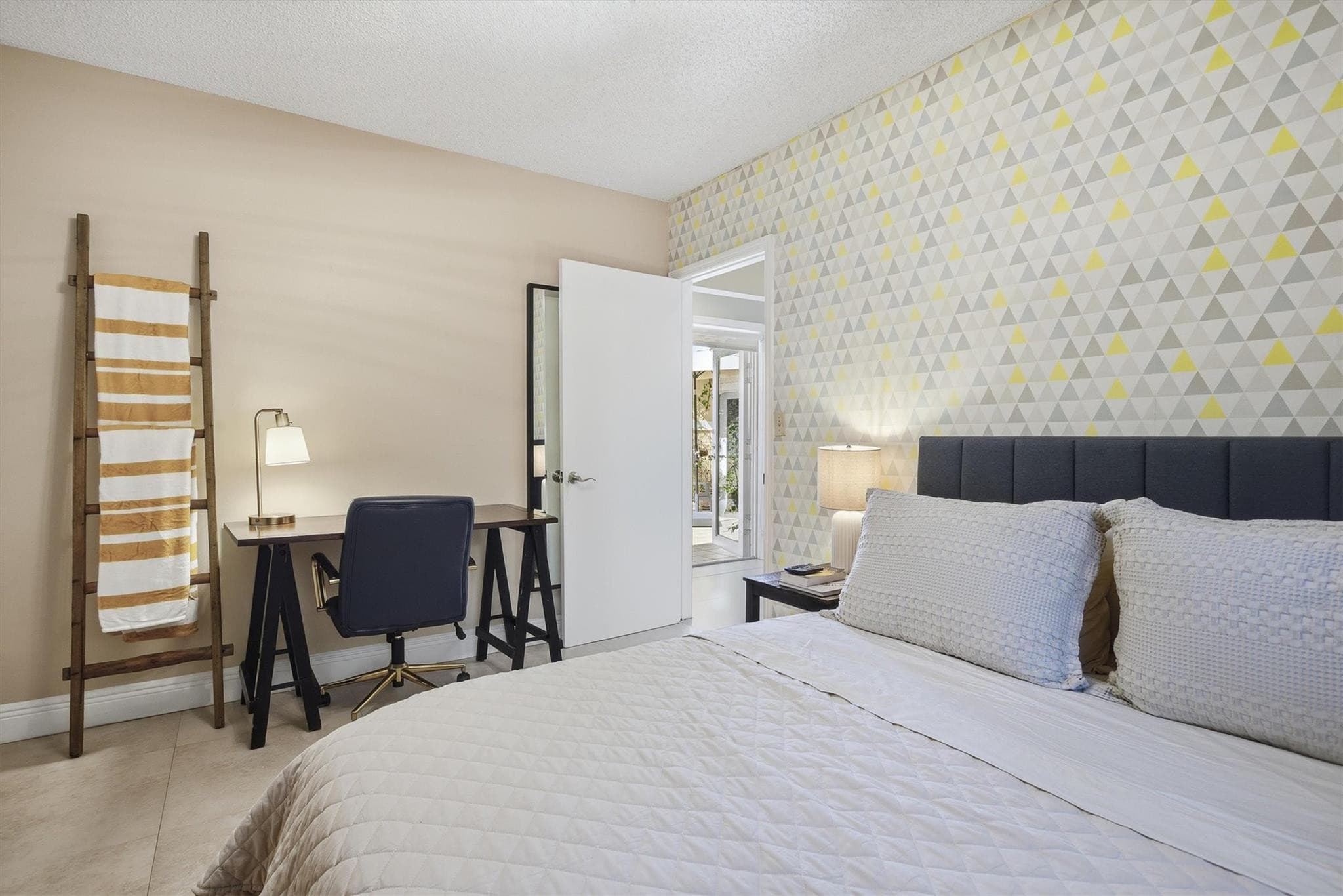 430 Sarto Avenue, Coral Gables, FL 33134 — photo 20 of 47