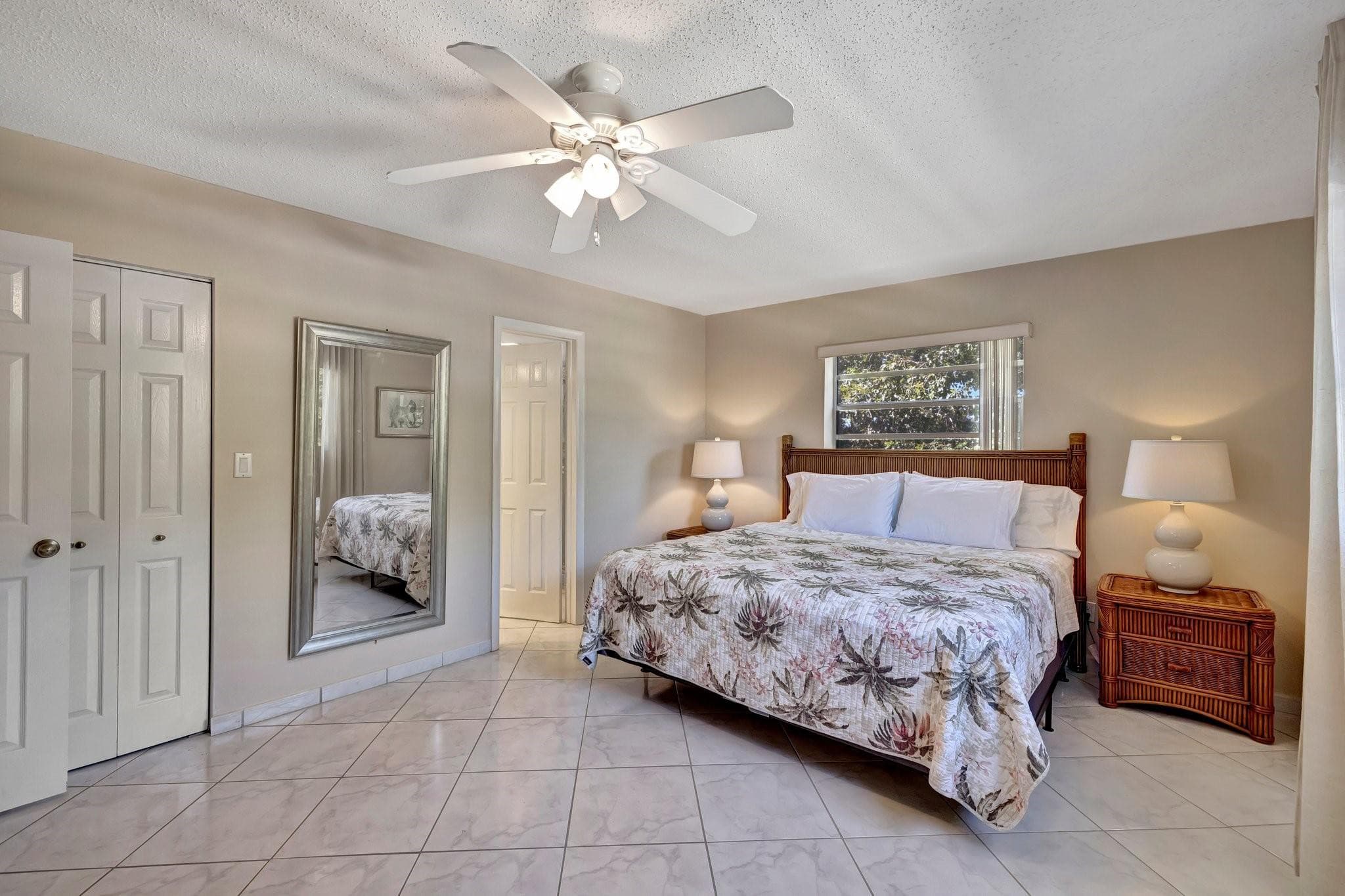 4270 NW 40th Street 302, Lauderdale Lakes, FL 33319 — photo 11 of 59