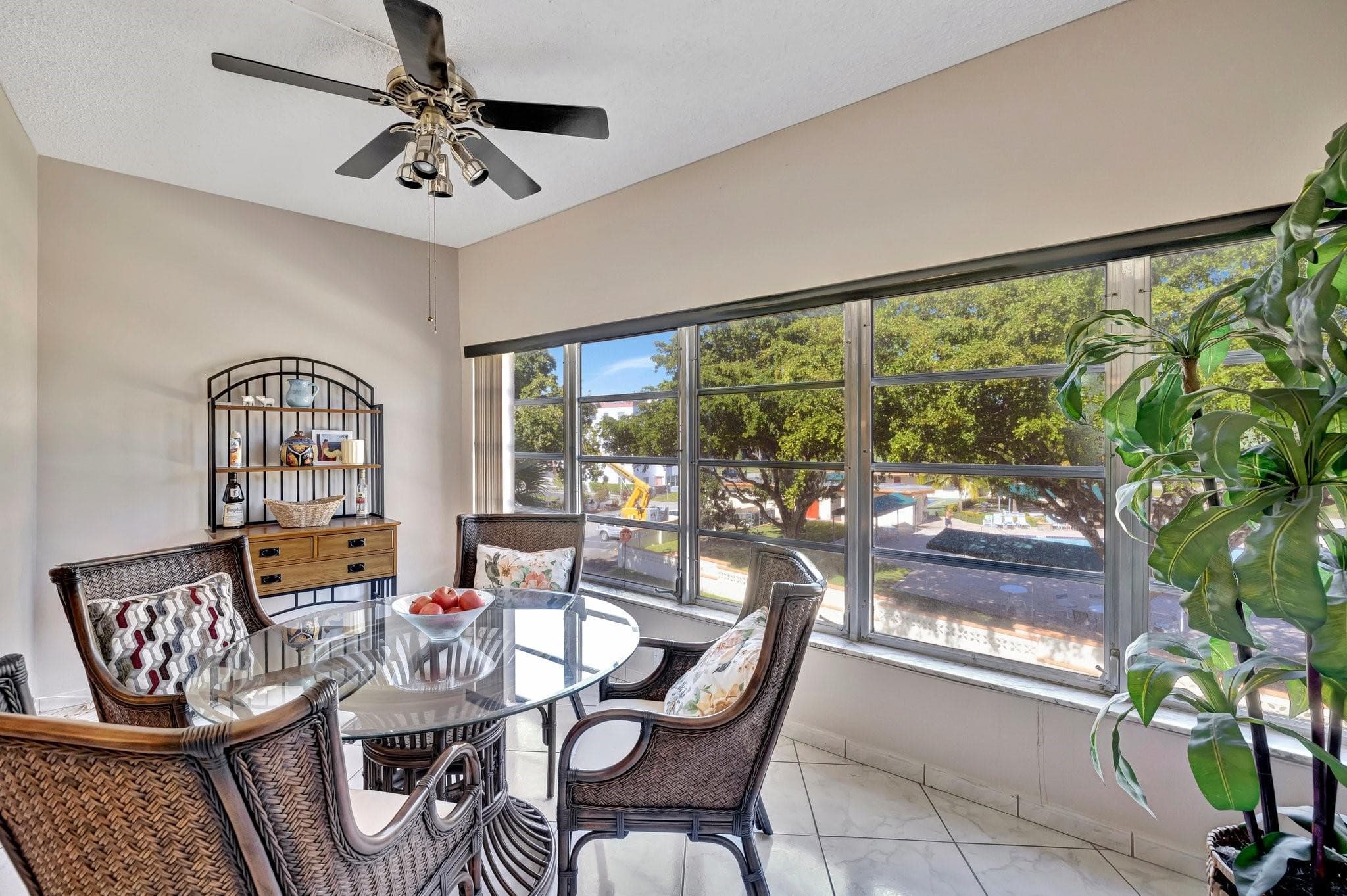 4270 NW 40th Street 302, Lauderdale Lakes, FL 33319 — photo 15 of 59