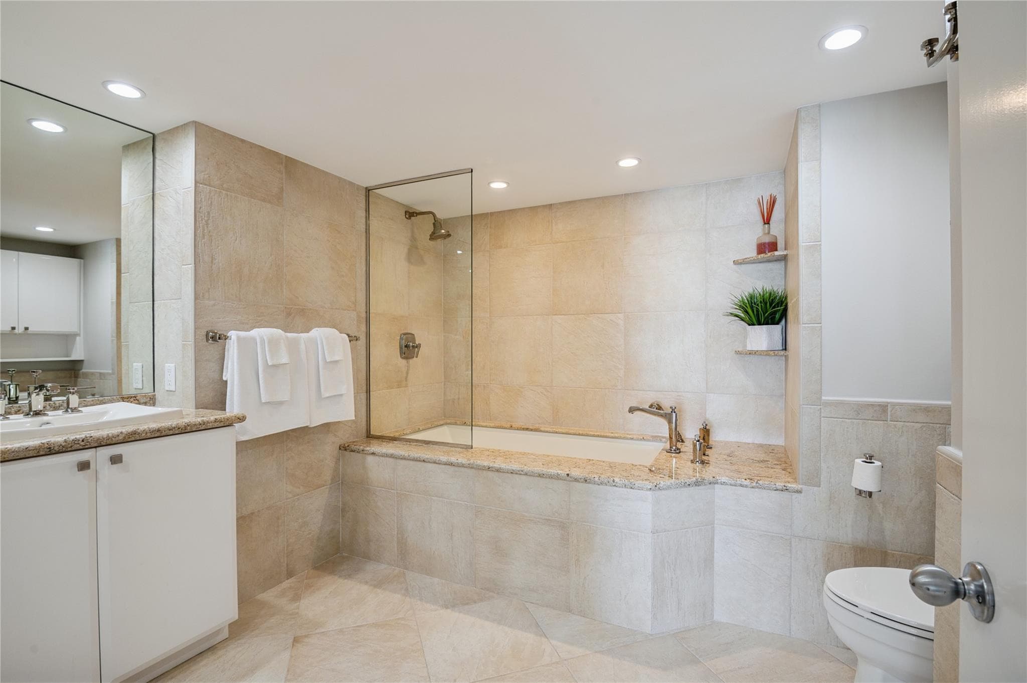 2100 S Ocean Lane 1411, Fort Lauderdale, FL 33316 — photo 7 of 47