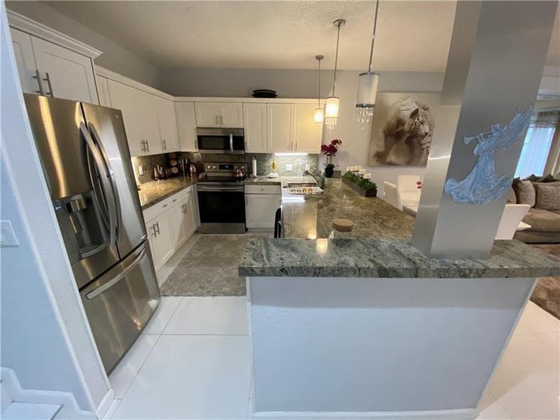21135 Helmsman Drive O12, Miami, FL 33180 — photo 5 of 33