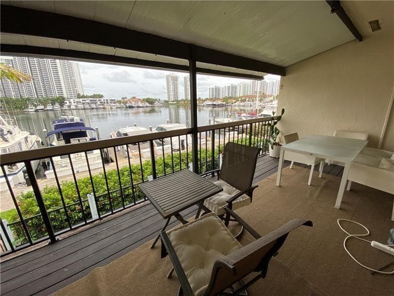 21135 Helmsman Drive O12, Miami, FL 33180 — photo 21 of 33