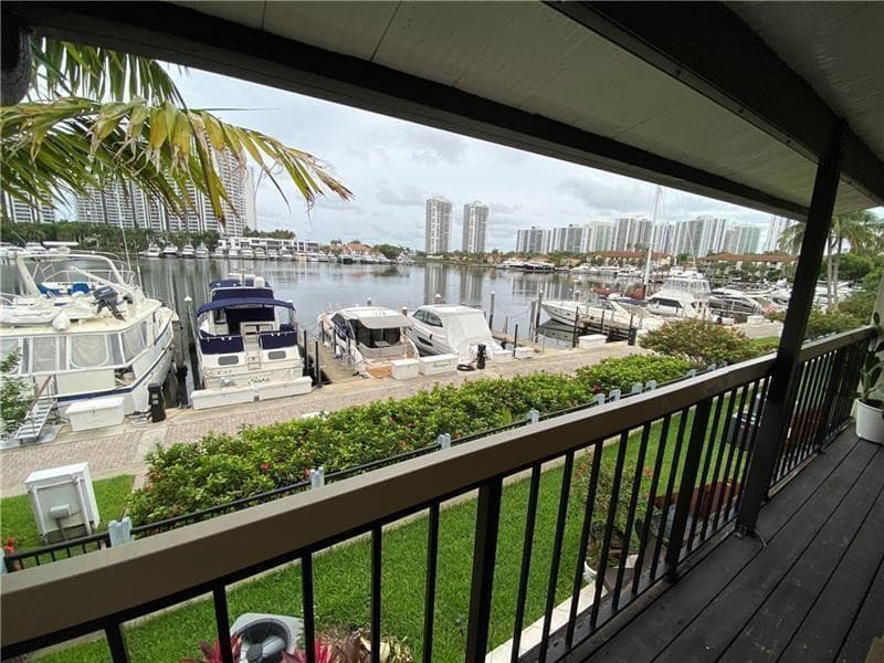 21135 Helmsman Drive O12, Miami, FL 33180 — photo 23 of 33