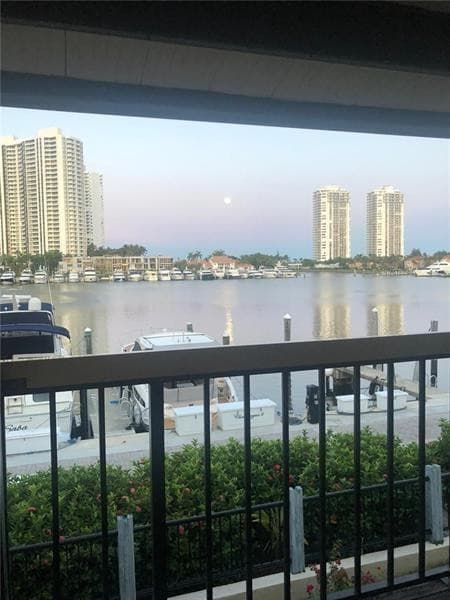 21135 Helmsman Drive O12, Miami, FL 33180 — photo 24 of 33