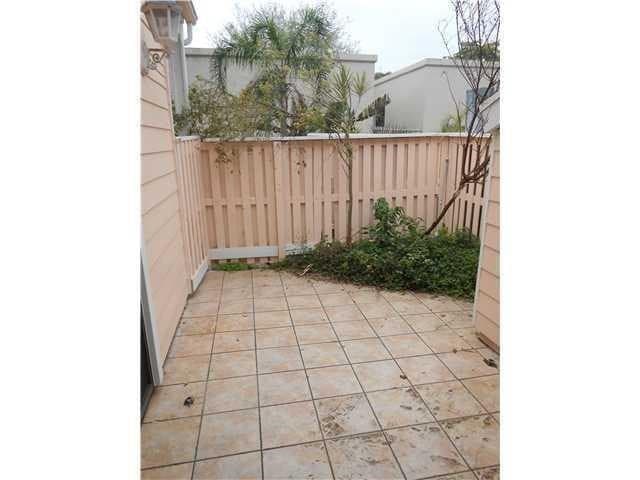 2046 Winners Circle 2046, North Lauderdale, FL 33068 — photo 7 of 7