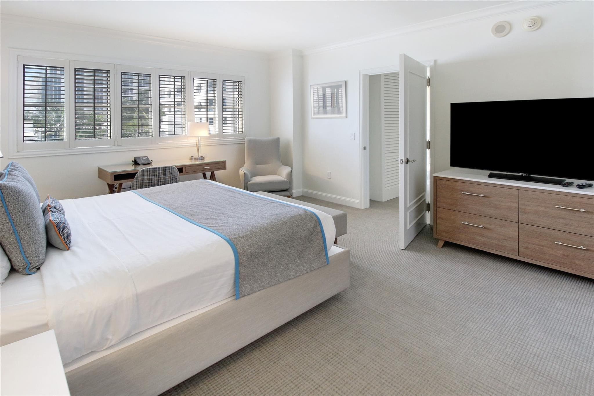 601 N Ft Lauderdale Bch Boulevard 1111, Fort Lauderdale, FL 33304 — photo 7 of 21