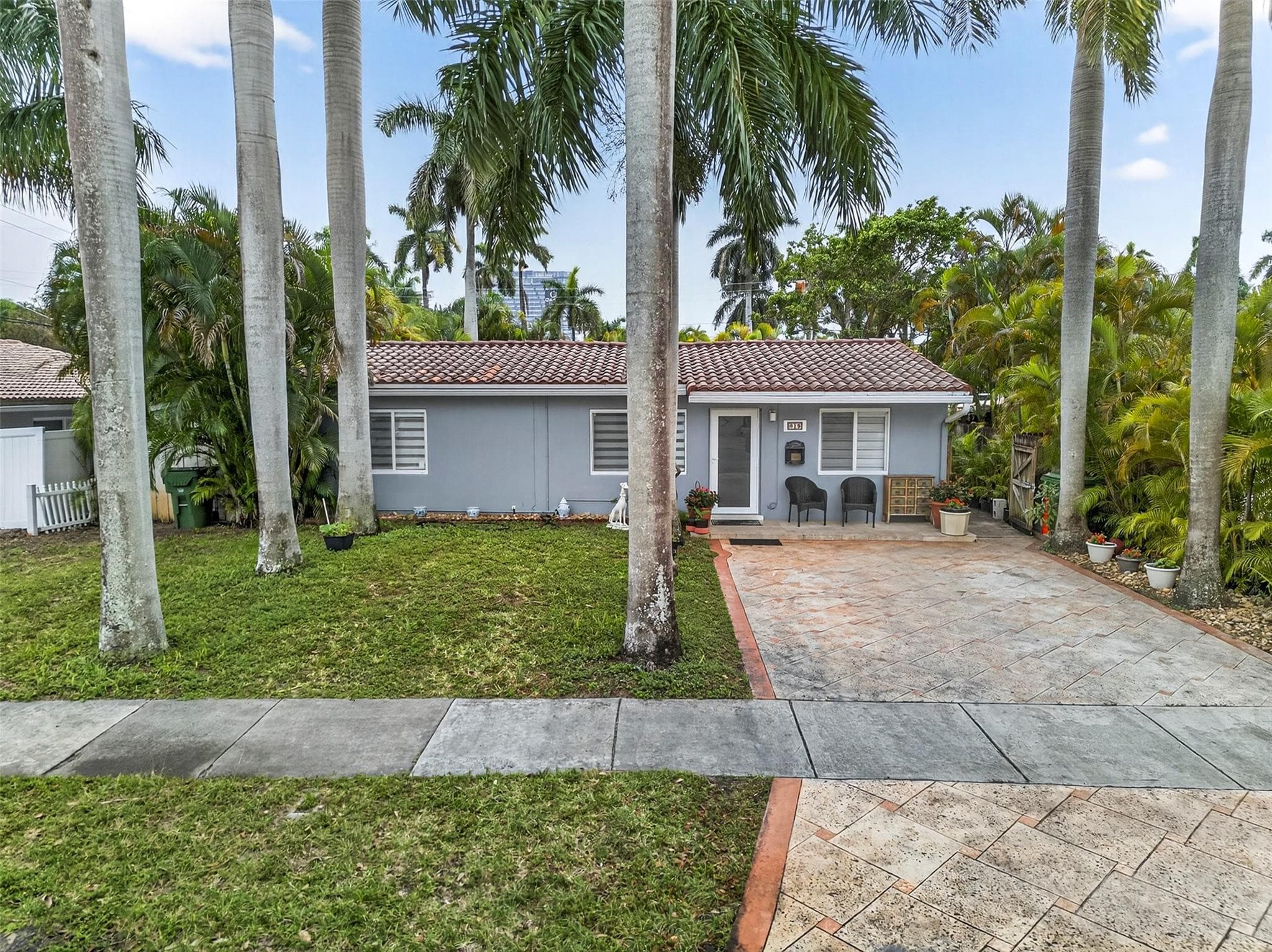 918 NE 4th Street, Hallandale Beach, FL 33009 — photo 1 of 46