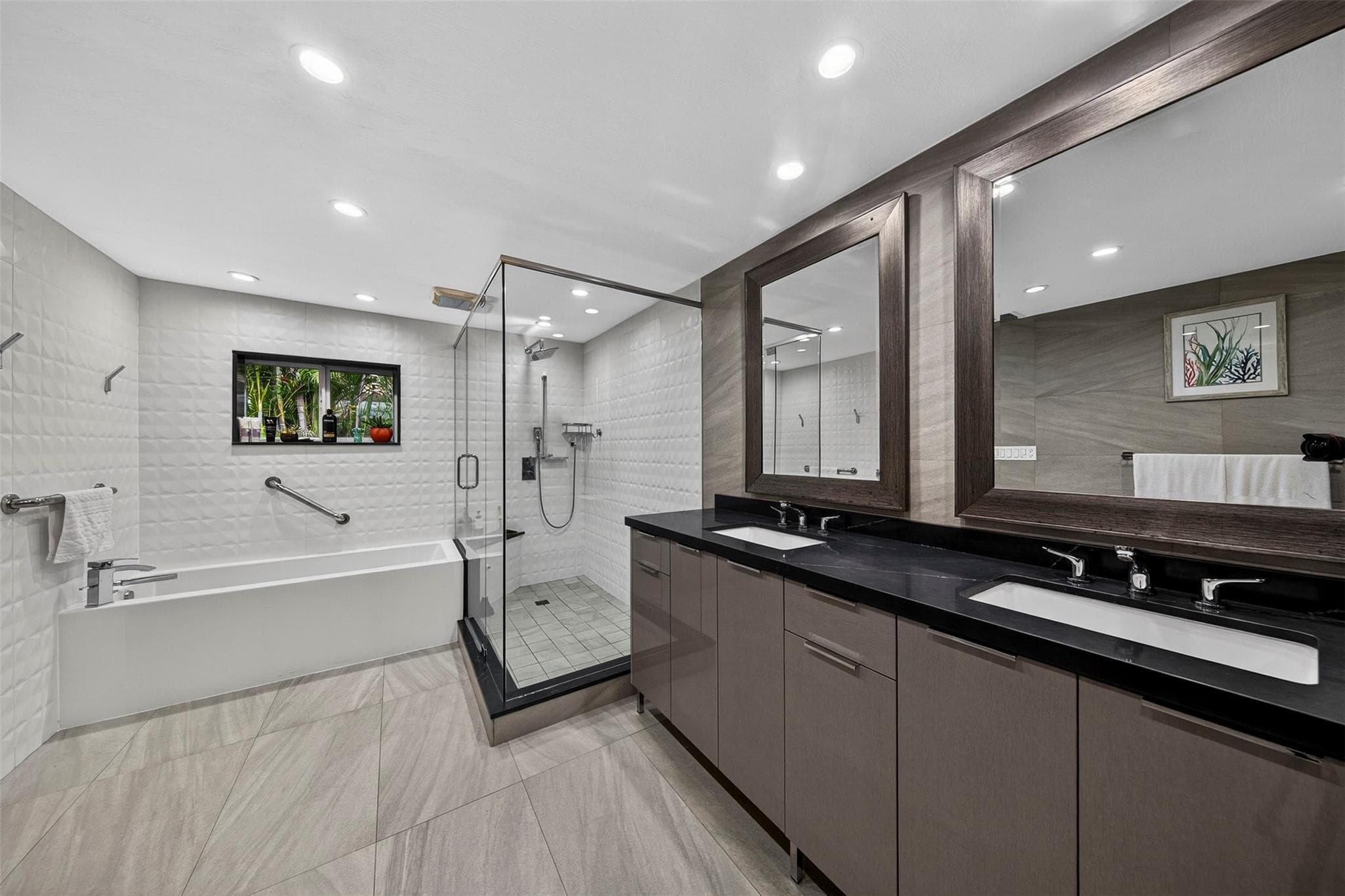 918 NE 4th Street, Hallandale Beach, FL 33009 — photo 20 of 46