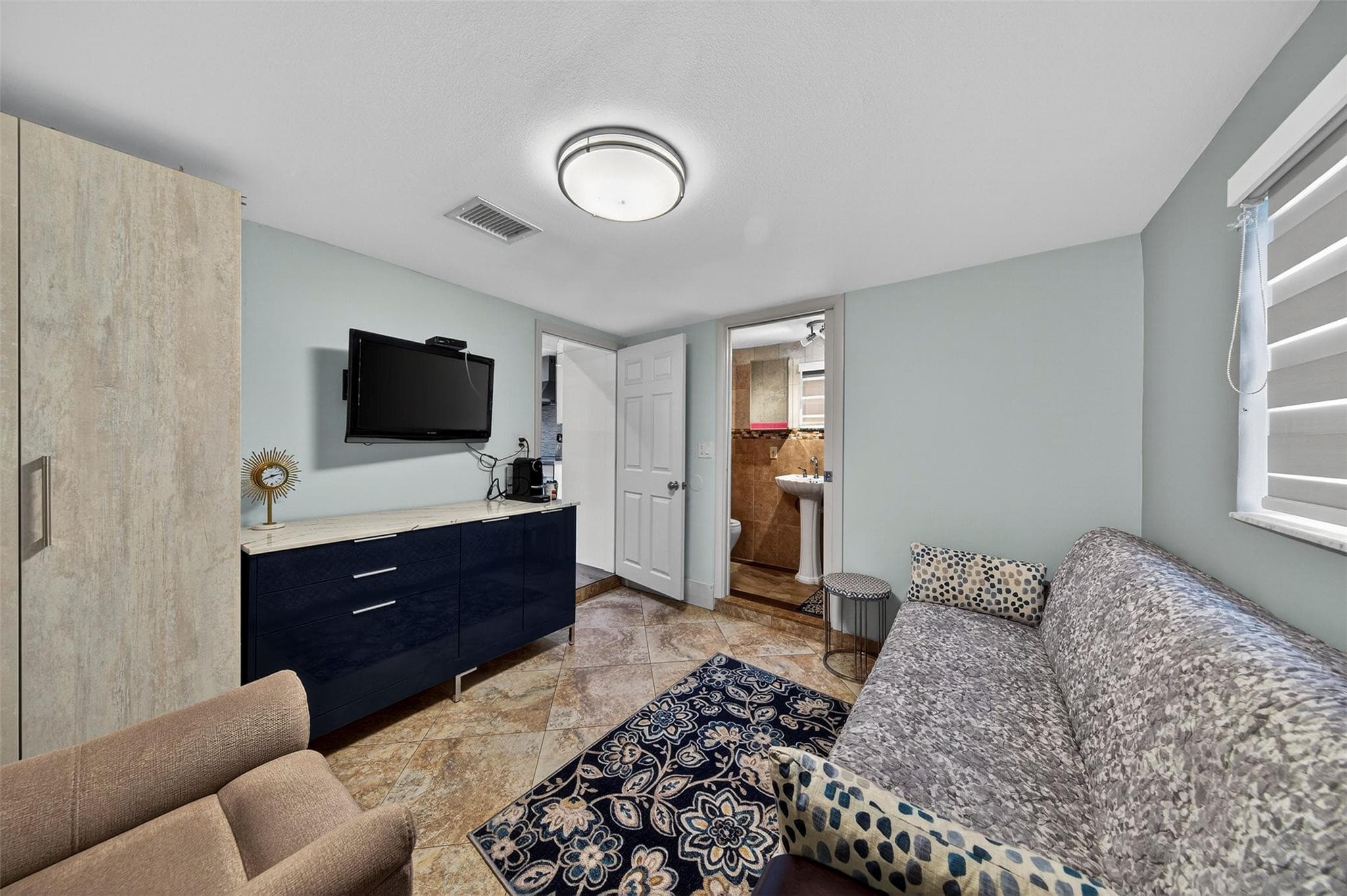 918 NE 4th Street, Hallandale Beach, FL 33009 — photo 26 of 46