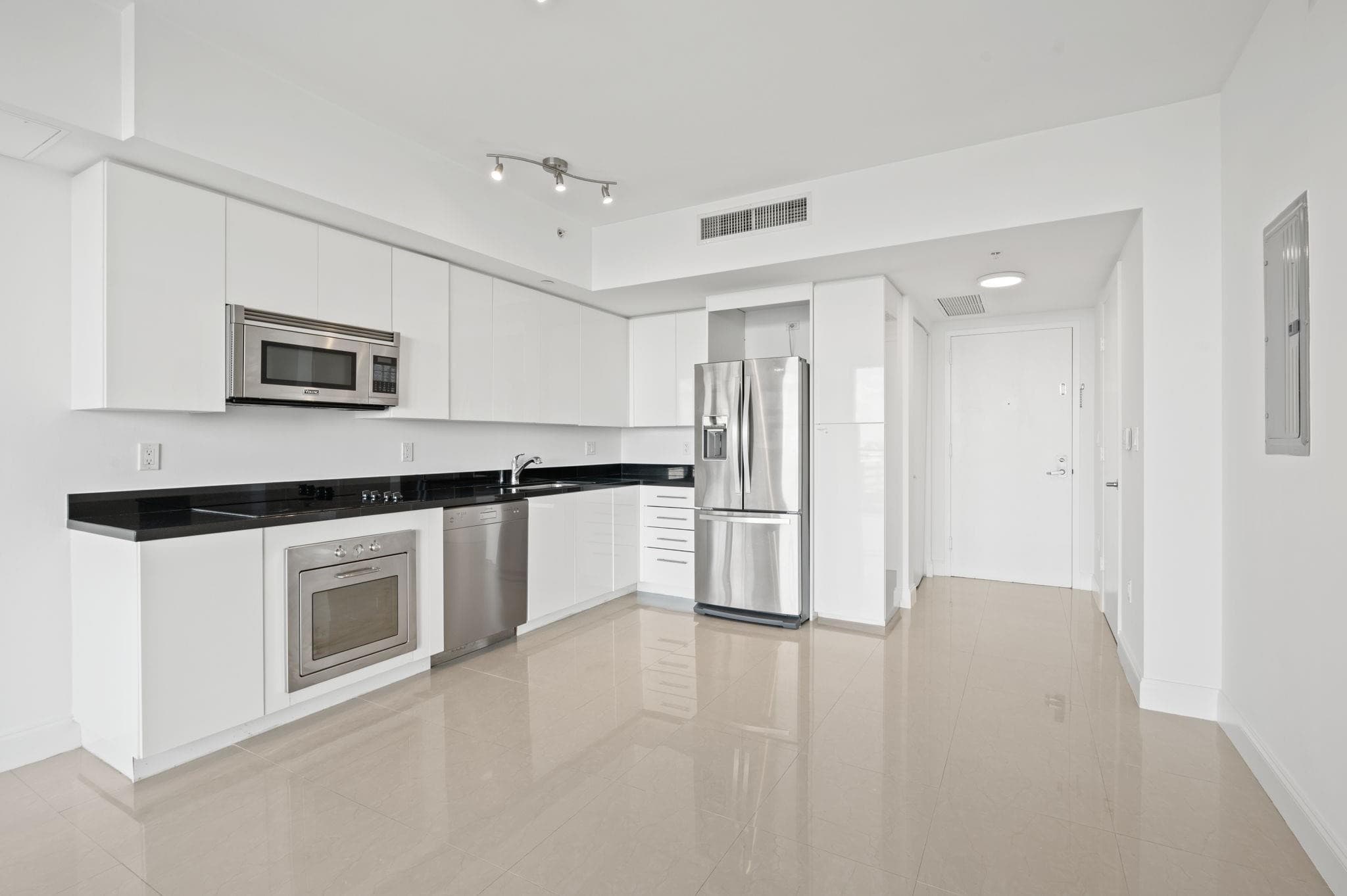 92 SW 3rd Street 1807, Miami, FL 33130 — photo 13 of 50