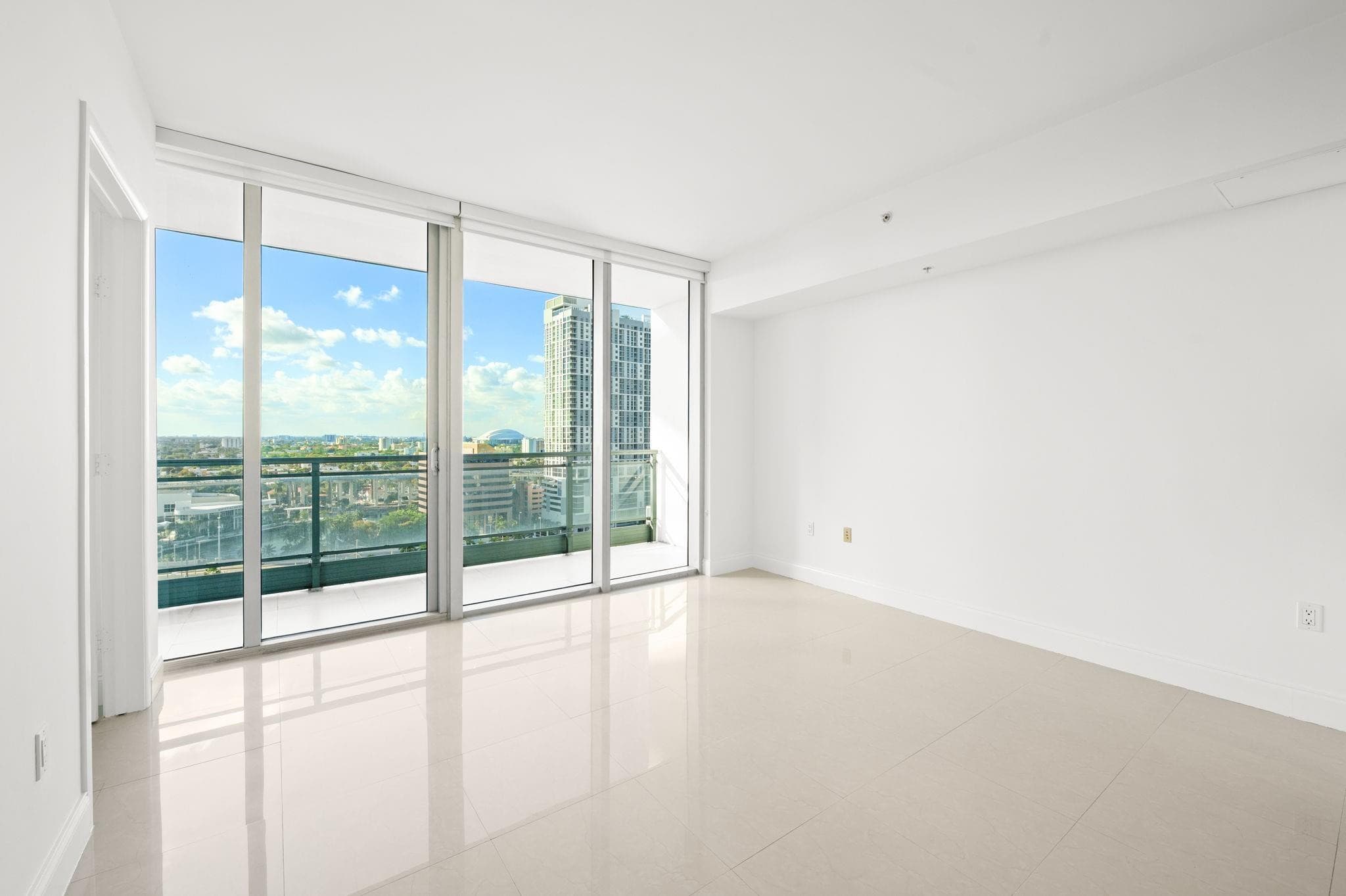 92 SW 3rd Street 1807, Miami, FL 33130 — photo 18 of 50