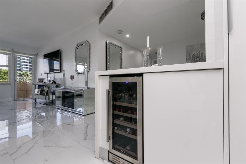 3333 NE 34th Street 304, Fort Lauderdale, FL 33308 — photo 7 of 38