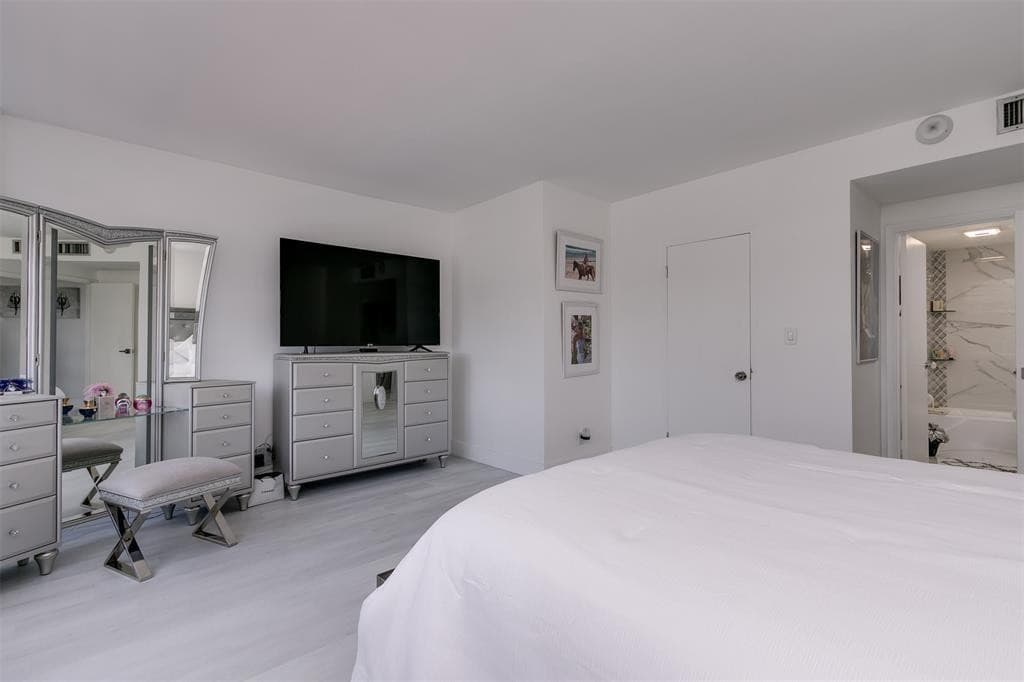 3333 NE 34th Street 304, Fort Lauderdale, FL 33308 — photo 24 of 38