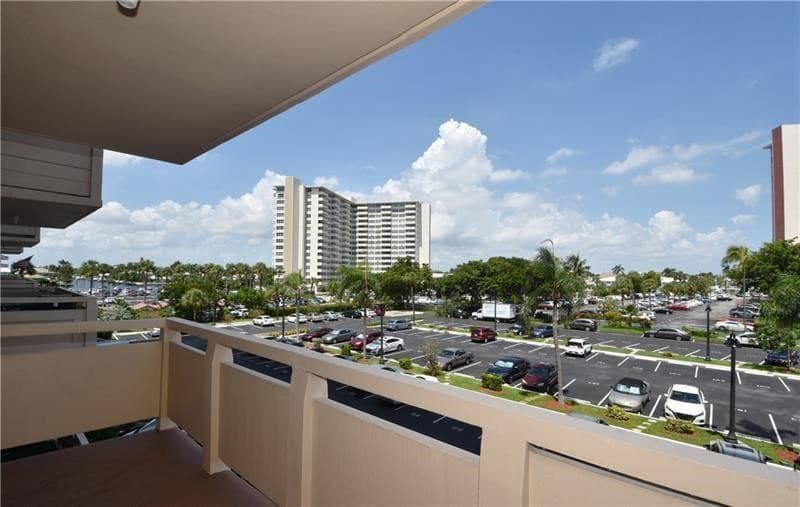 3333 NE 34th Street 304, Fort Lauderdale, FL 33308 — photo 29 of 38