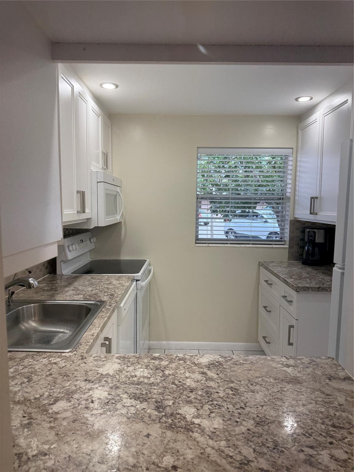 2901 NW 46th Avenue 106, Lauderdale Lakes, FL 33313 — photo 8 of 35