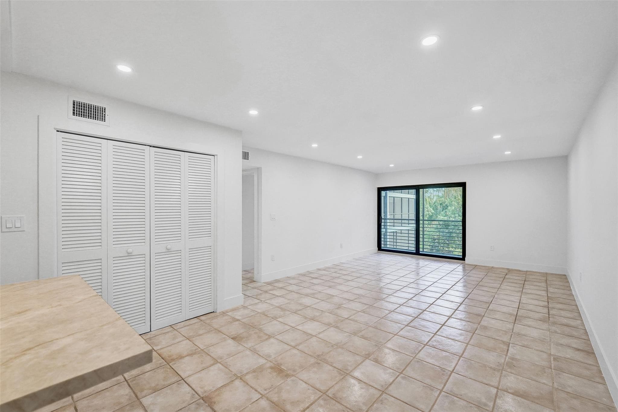 4040 N Hills Drive 24, Hollywood, FL 33021 — photo 3 of 37