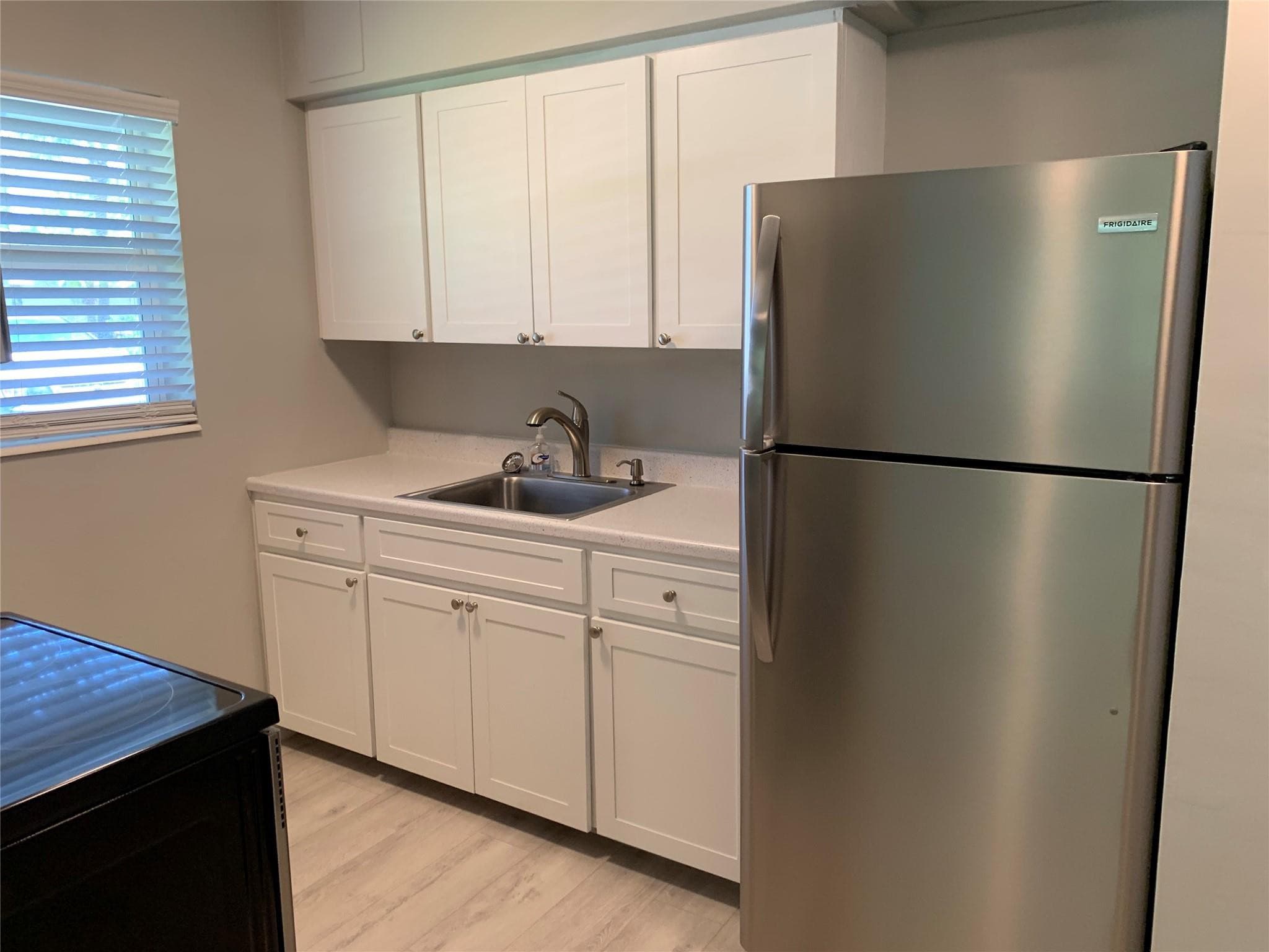 4385 NE 13th Avenue, Oakland Park, FL 33334 — photo 8 of 24