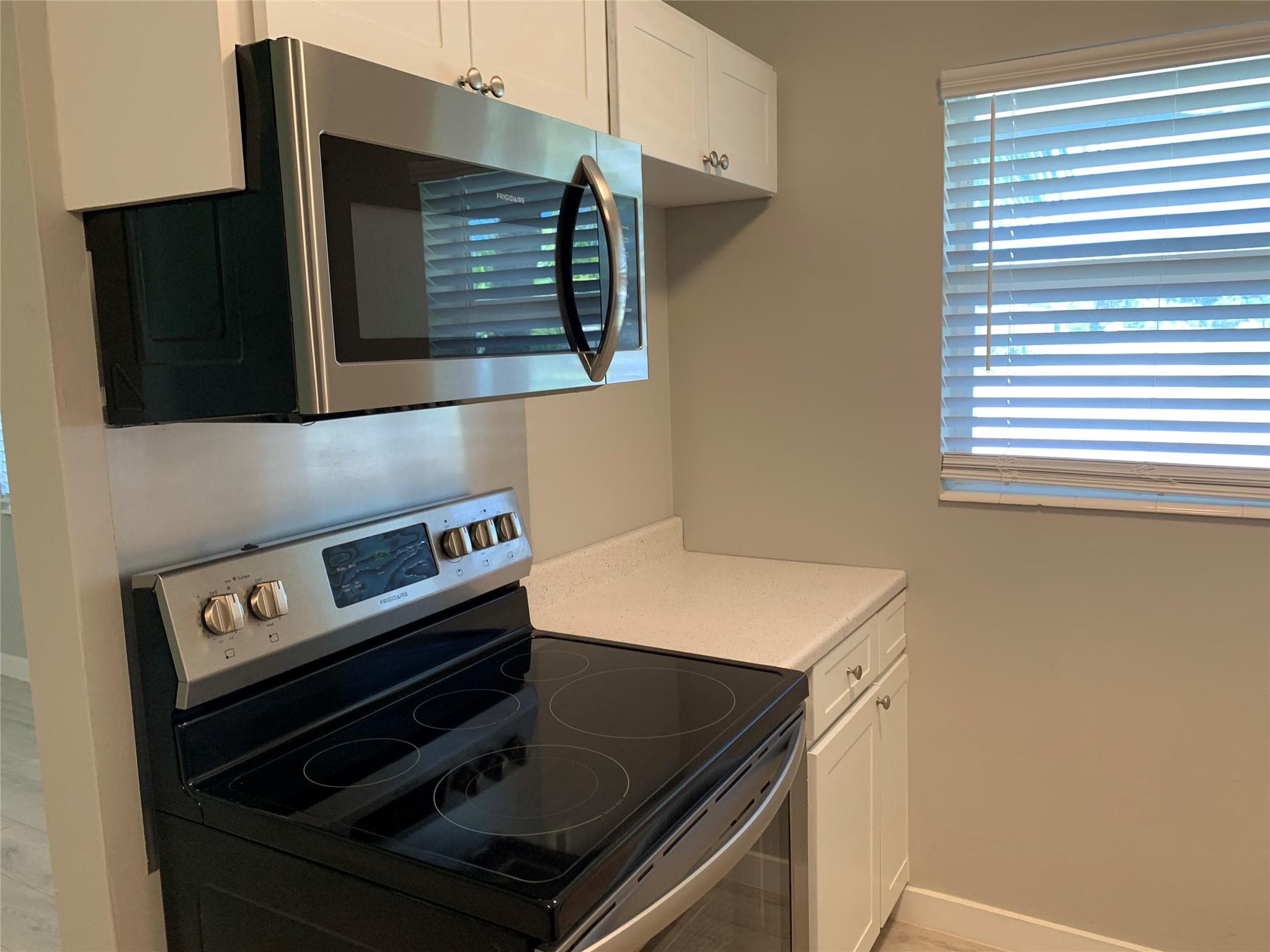 4385 NE 13th Avenue, Oakland Park, FL 33334 — photo 11 of 24