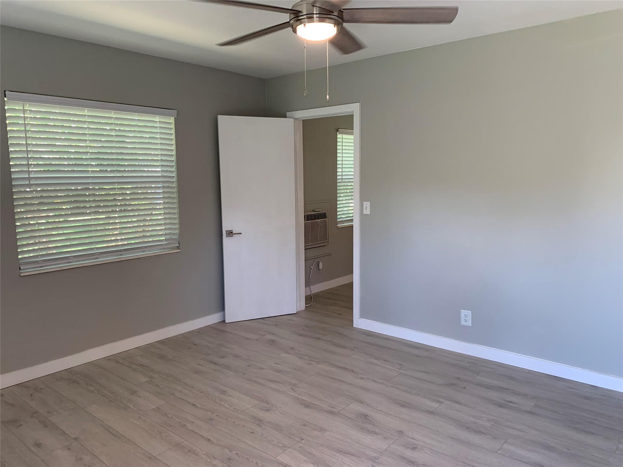 4385 NE 13th Avenue, Oakland Park, FL 33334 — photo 15 of 24