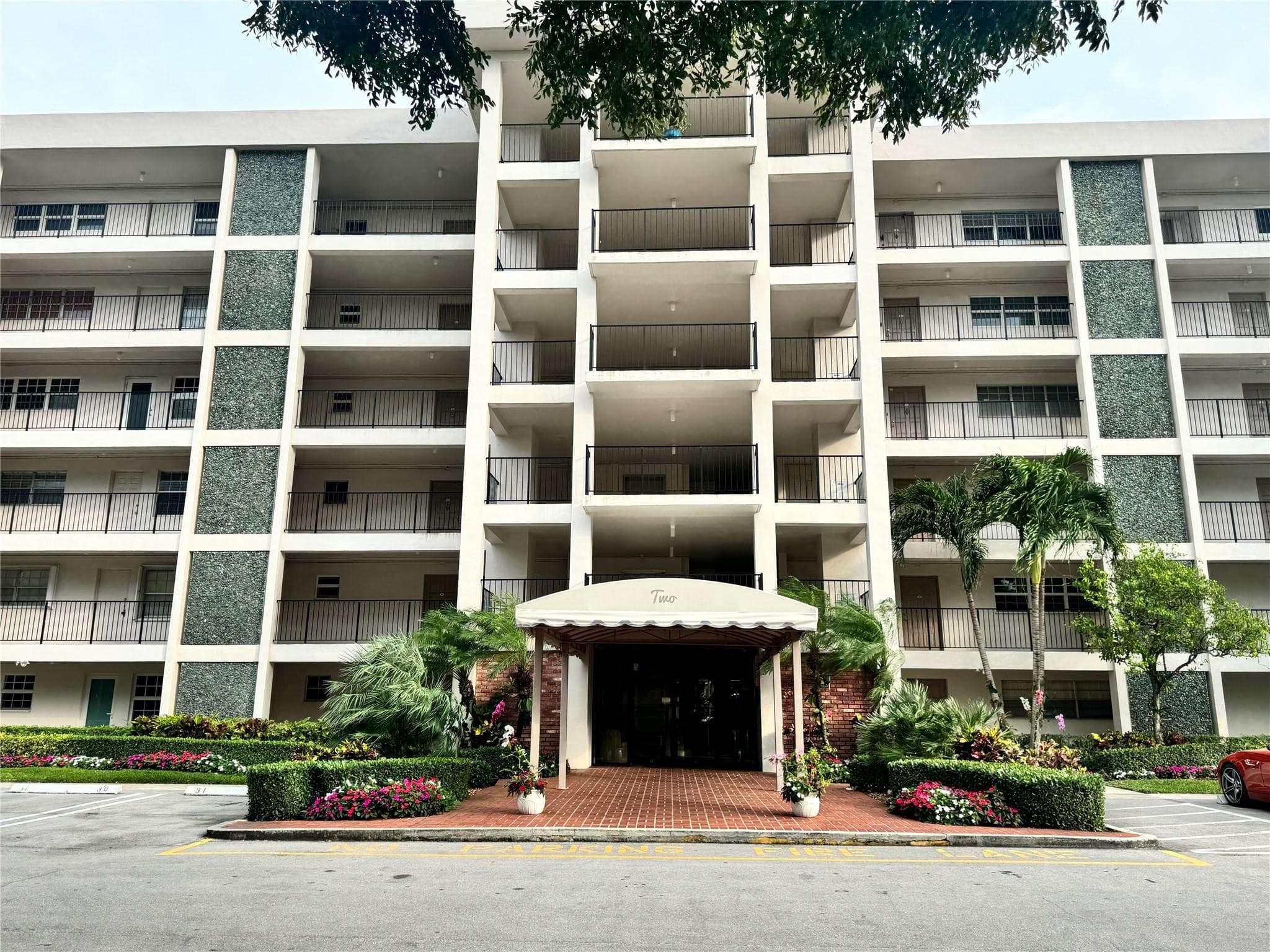 2850 N Palm Aire Drive 207, Pompano Beach, FL 33069 — photo 1 of 20