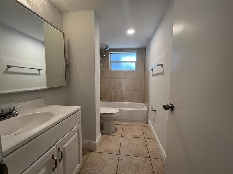 7851 Dunham Boulevard 4, Miami, FL 33138 — photo 4 of 13