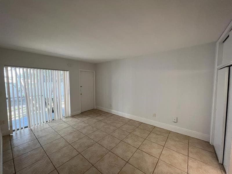 7851 Dunham Boulevard 4, Miami, FL 33138 — photo 9 of 13