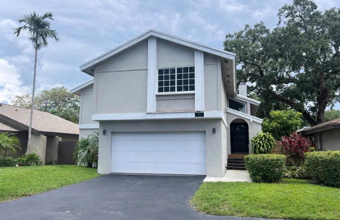 4104 N 49th Avenue, Hollywood, FL 33021 — photo 1 of 14