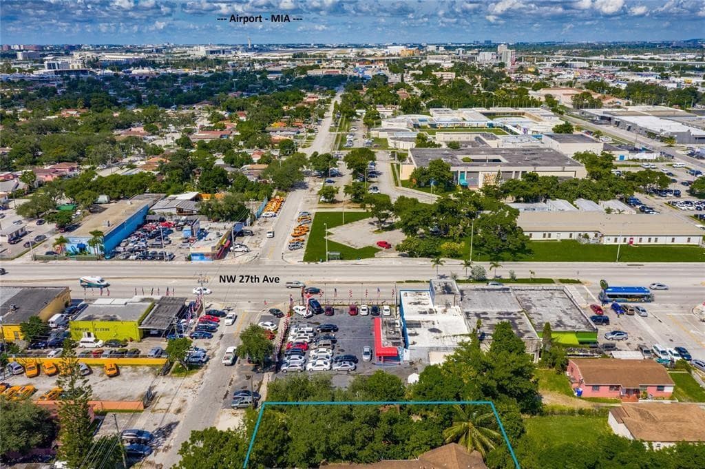2621 NW 32nd Street, Miami, FL 33142 — photo 10 of 12