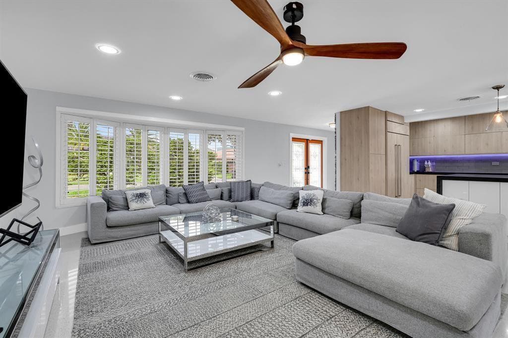 4710 NE 27th Avenue, Fort Lauderdale, FL 33308 — photo 3 of 31