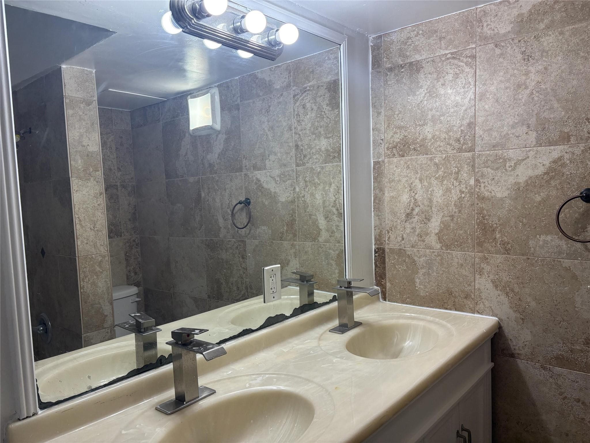 5811 NW 17th Place L, Sunrise, FL 33313 — photo 2 of 15