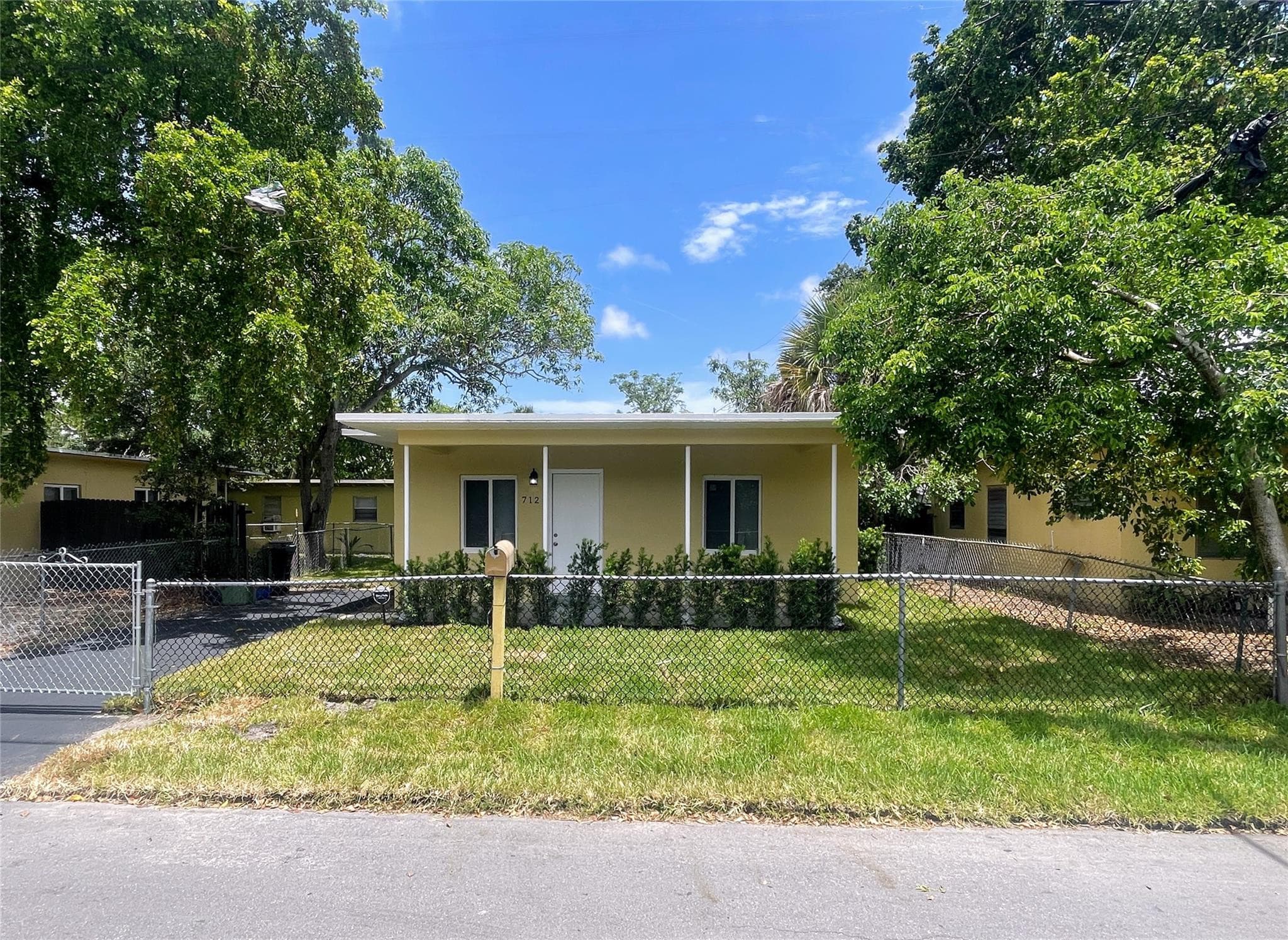 712 NW 17th Avenue, Fort Lauderdale, FL 33311 — photo 2 of 24