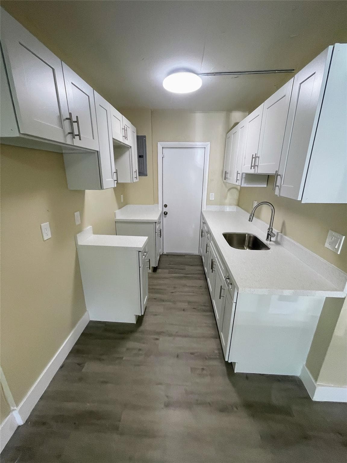 712 NW 17th Avenue, Fort Lauderdale, FL 33311 — photo 11 of 24