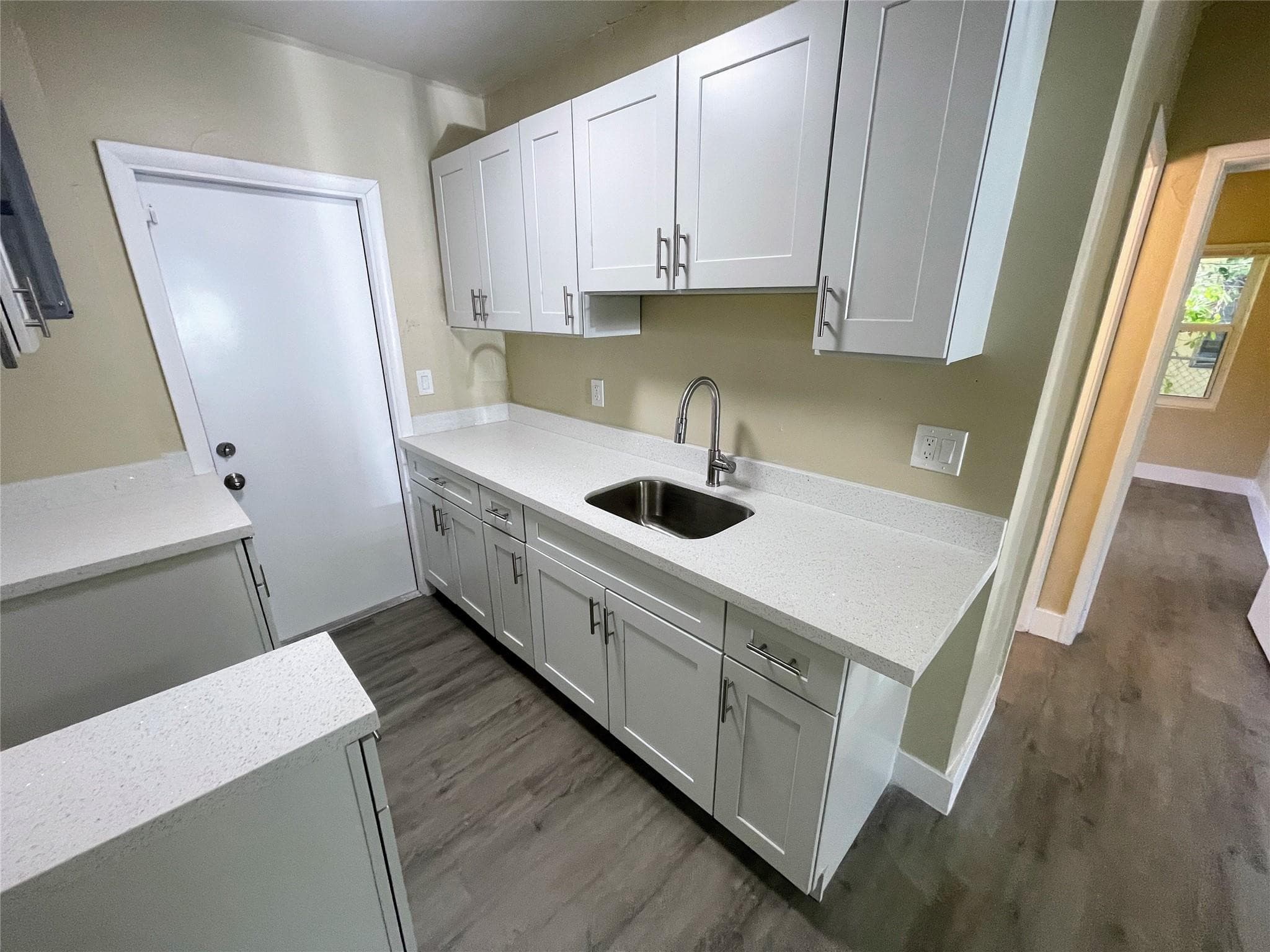 712 NW 17th Avenue, Fort Lauderdale, FL 33311 — photo 12 of 24