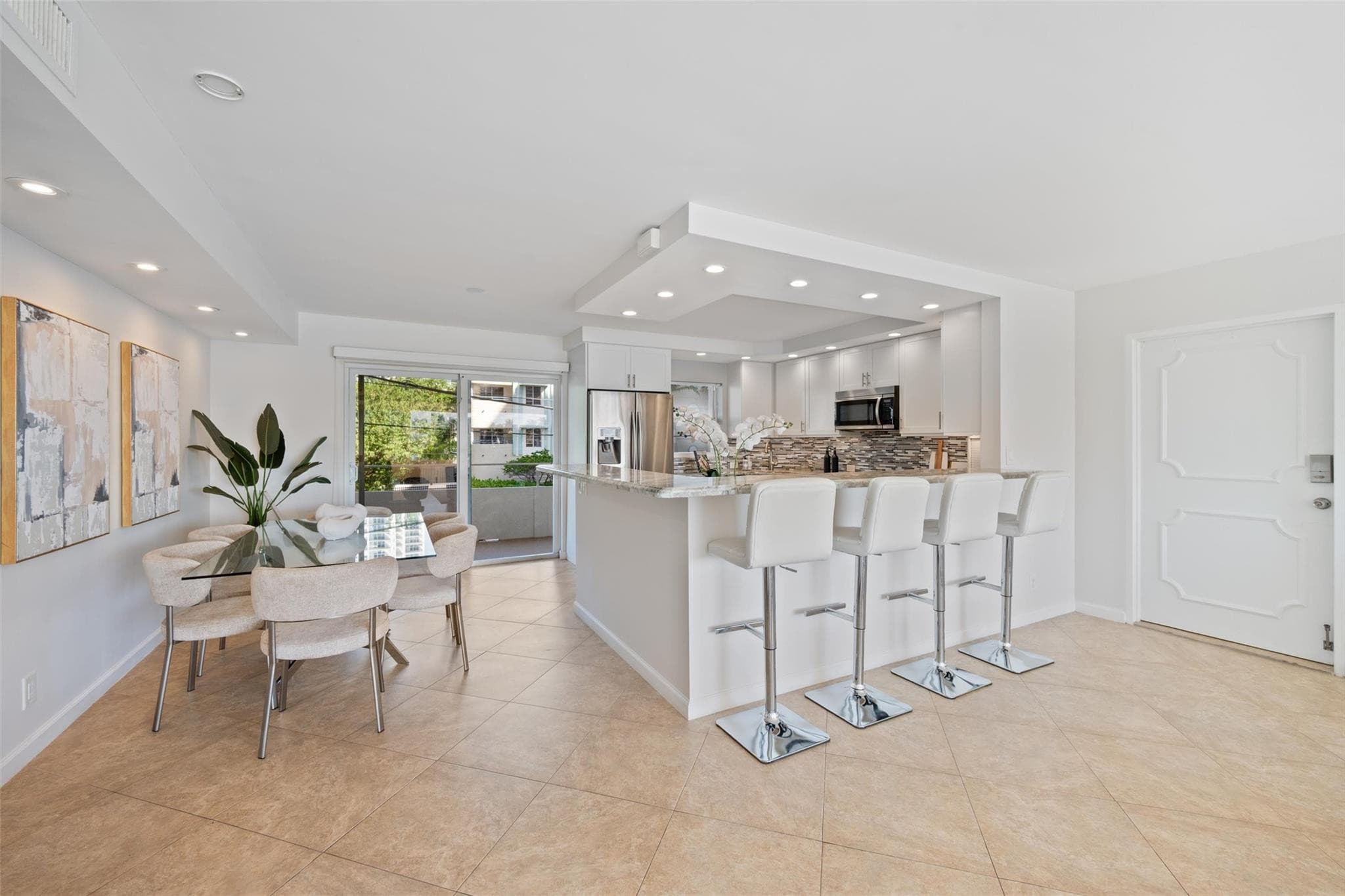 215 N Birch Road 2b, Fort Lauderdale, FL 33304 — photo 6 of 36