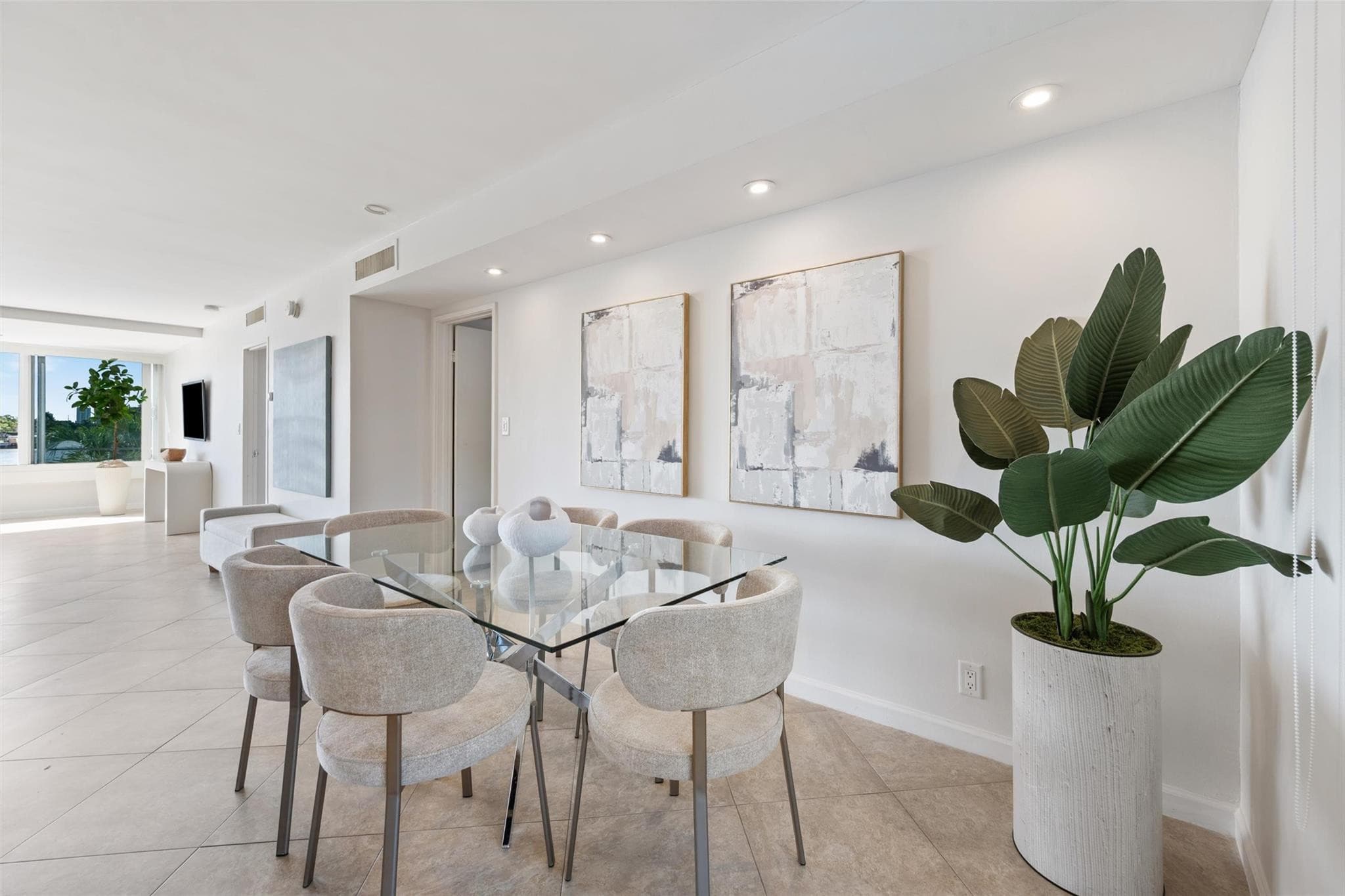 215 N Birch Road 2b, Fort Lauderdale, FL 33304 — photo 10 of 36