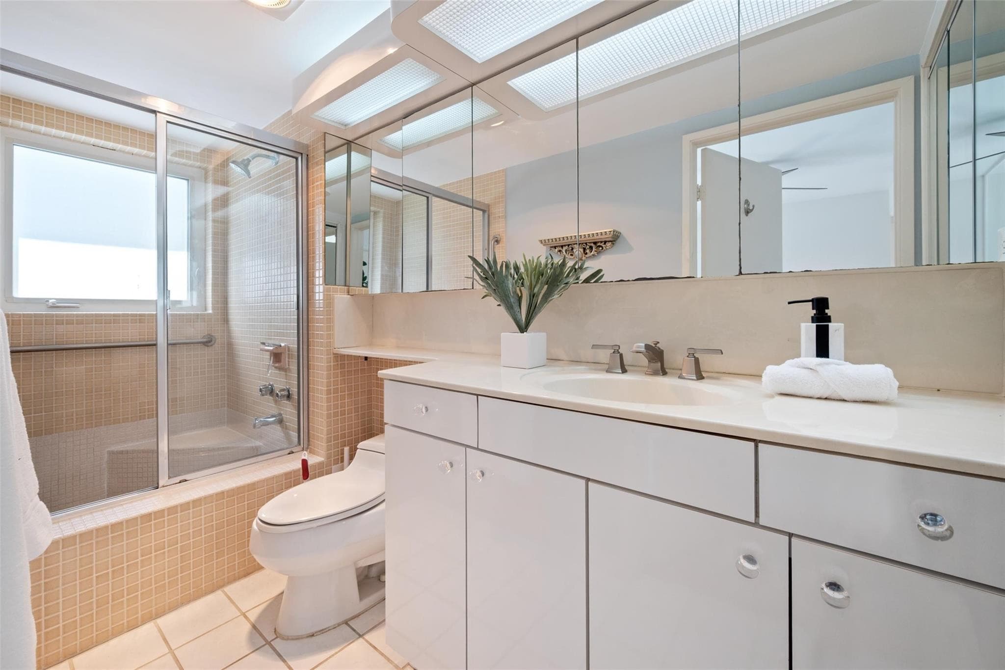 215 N Birch Road 2b, Fort Lauderdale, FL 33304 — photo 19 of 36
