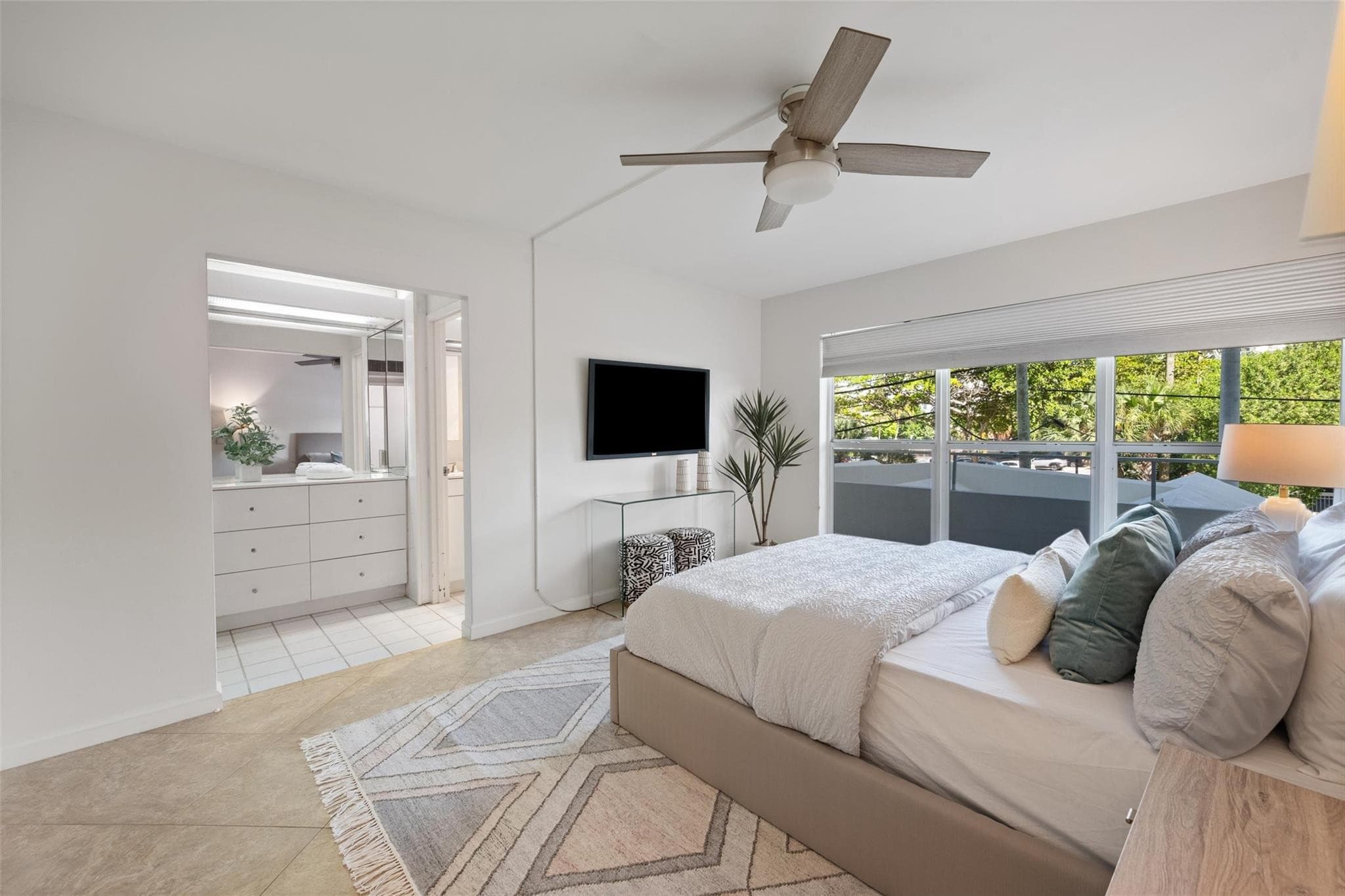 215 N Birch Road 2b, Fort Lauderdale, FL 33304 — photo 22 of 36