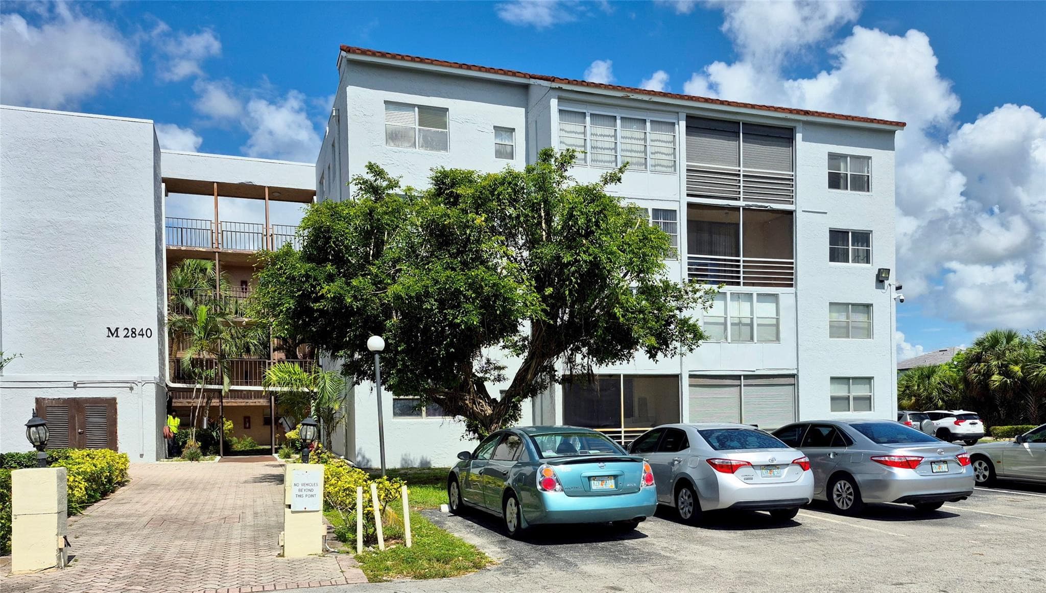 2840 Somerset Drive 208m, Lauderdale Lakes, FL 33311 — photo 1 of 12