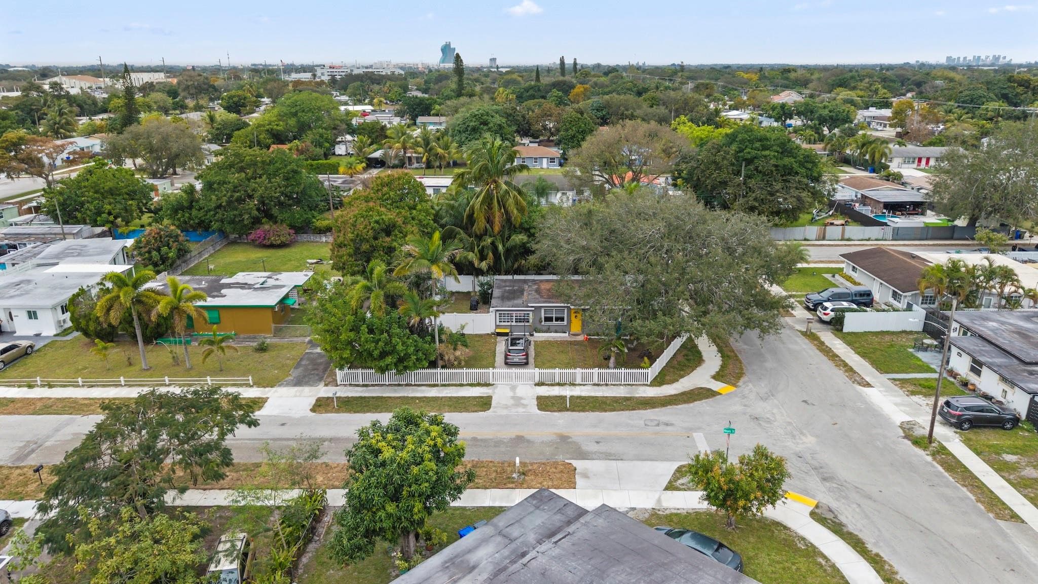 5829 Hayes Street, Hollywood, FL 33021 — photo 6 of 35