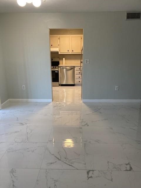 661 NE 195th Street 314, Miami, FL 33179 — photo 11 of 30