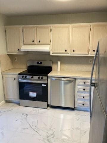 661 NE 195th Street 314, Miami, FL 33179 — photo 16 of 30