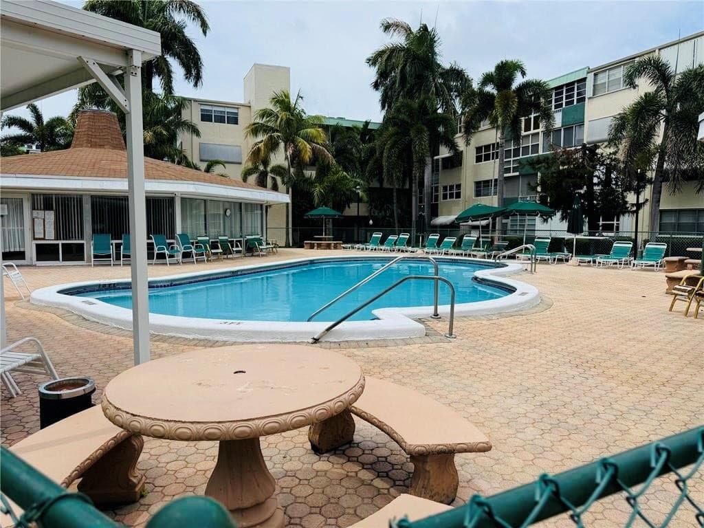 1333 E Hallandale Beach Boulevard 101, Hallandale Beach, FL 33009 — photo 30 of 30